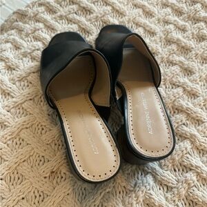 Black shoes size 8